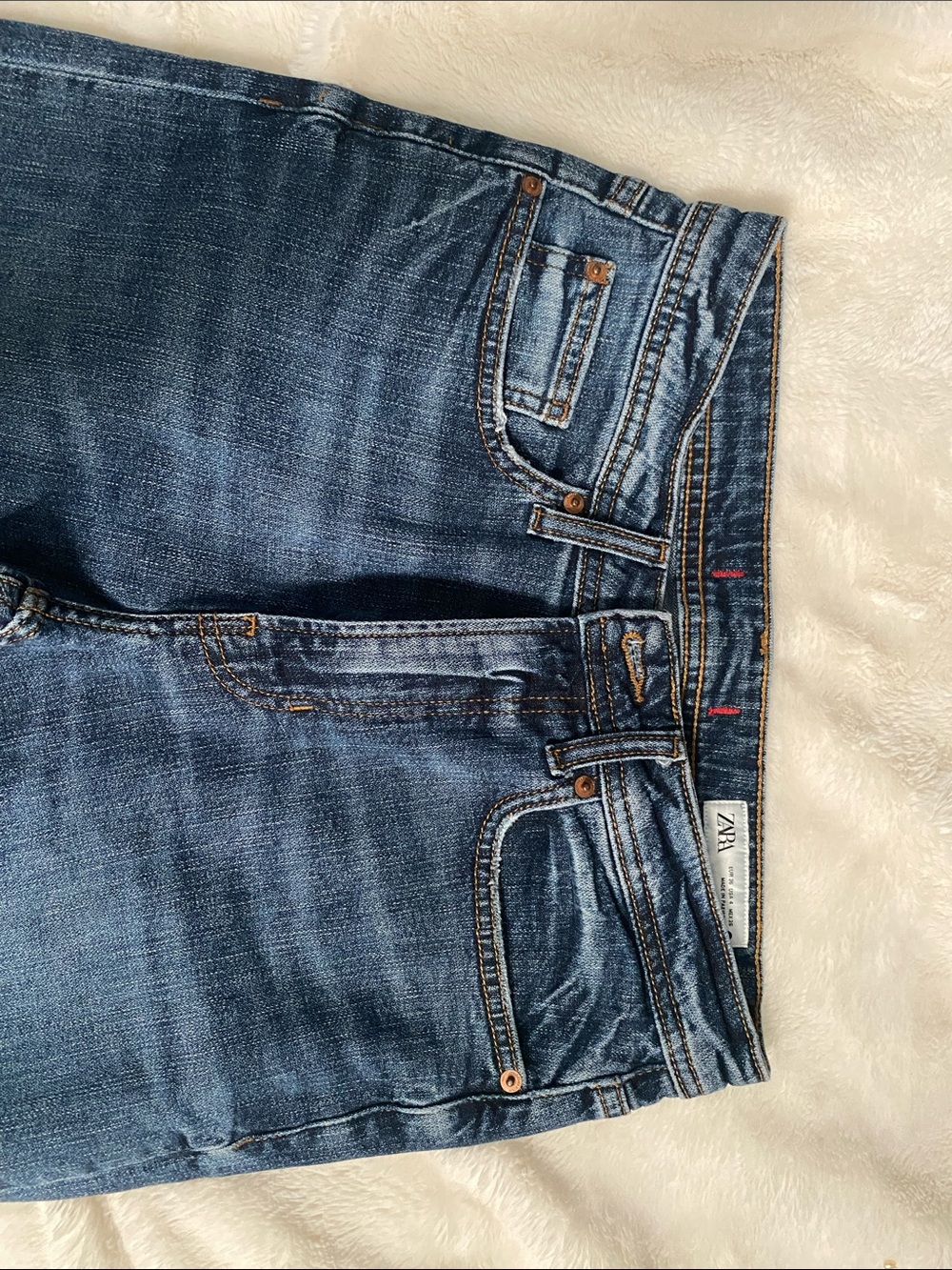 Zara Light Blue Denim Jeans with Contrast Stitching - Picture 4 of 4